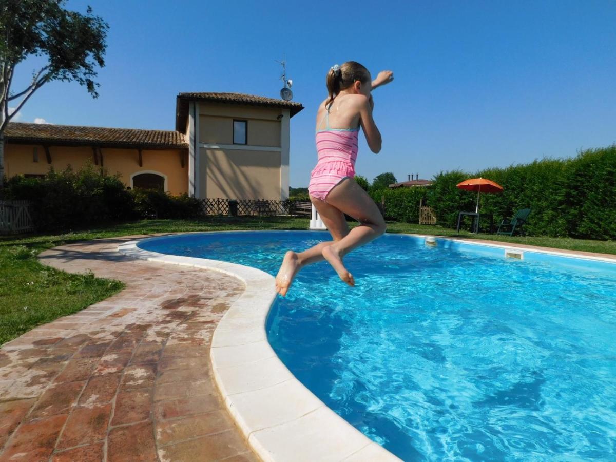 Hotel Villaggio Le Stelline Монтефалко Екстериор снимка