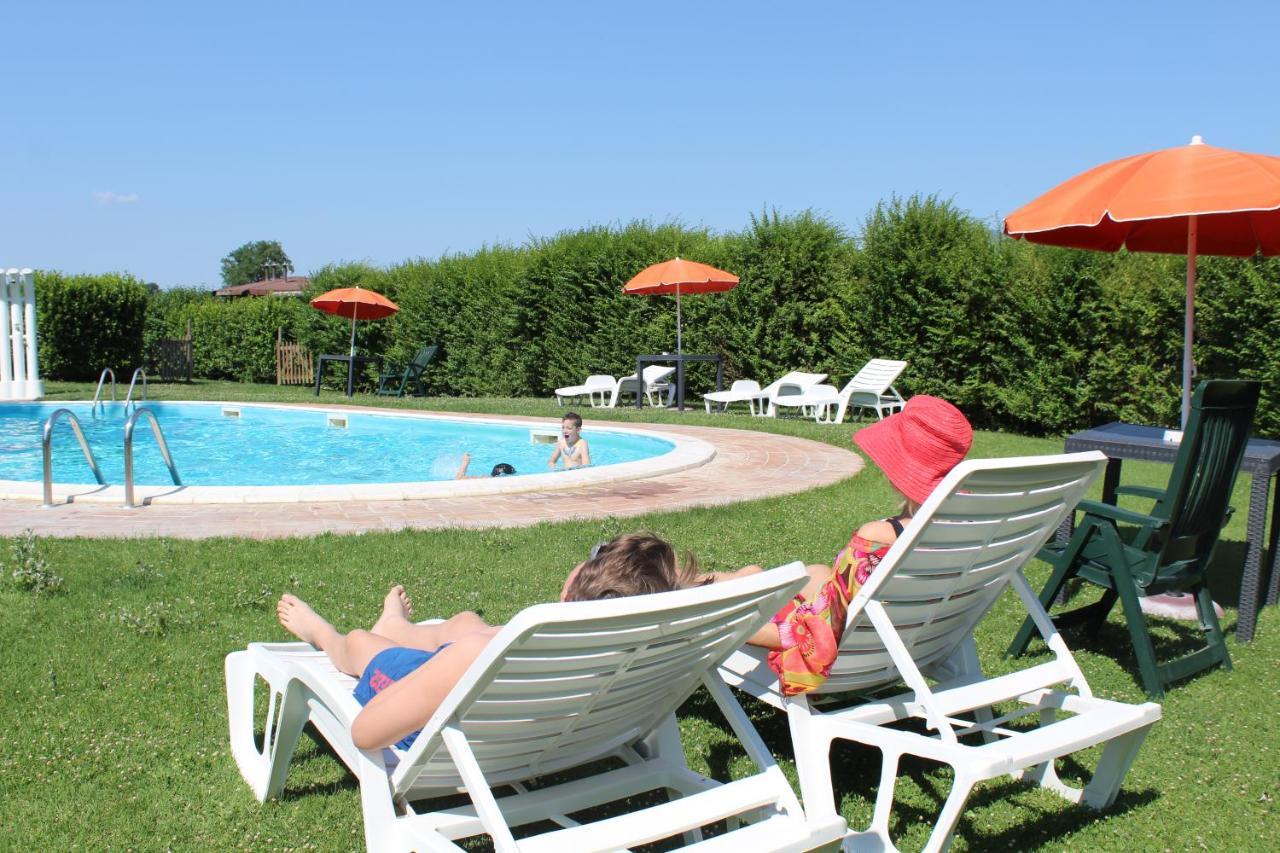 Hotel Villaggio Le Stelline Монтефалко Екстериор снимка