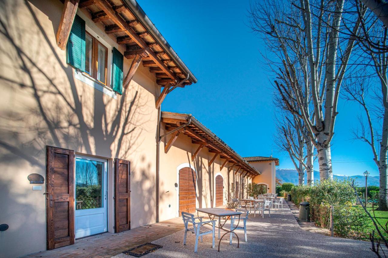 Hotel Villaggio Le Stelline Монтефалко Екстериор снимка