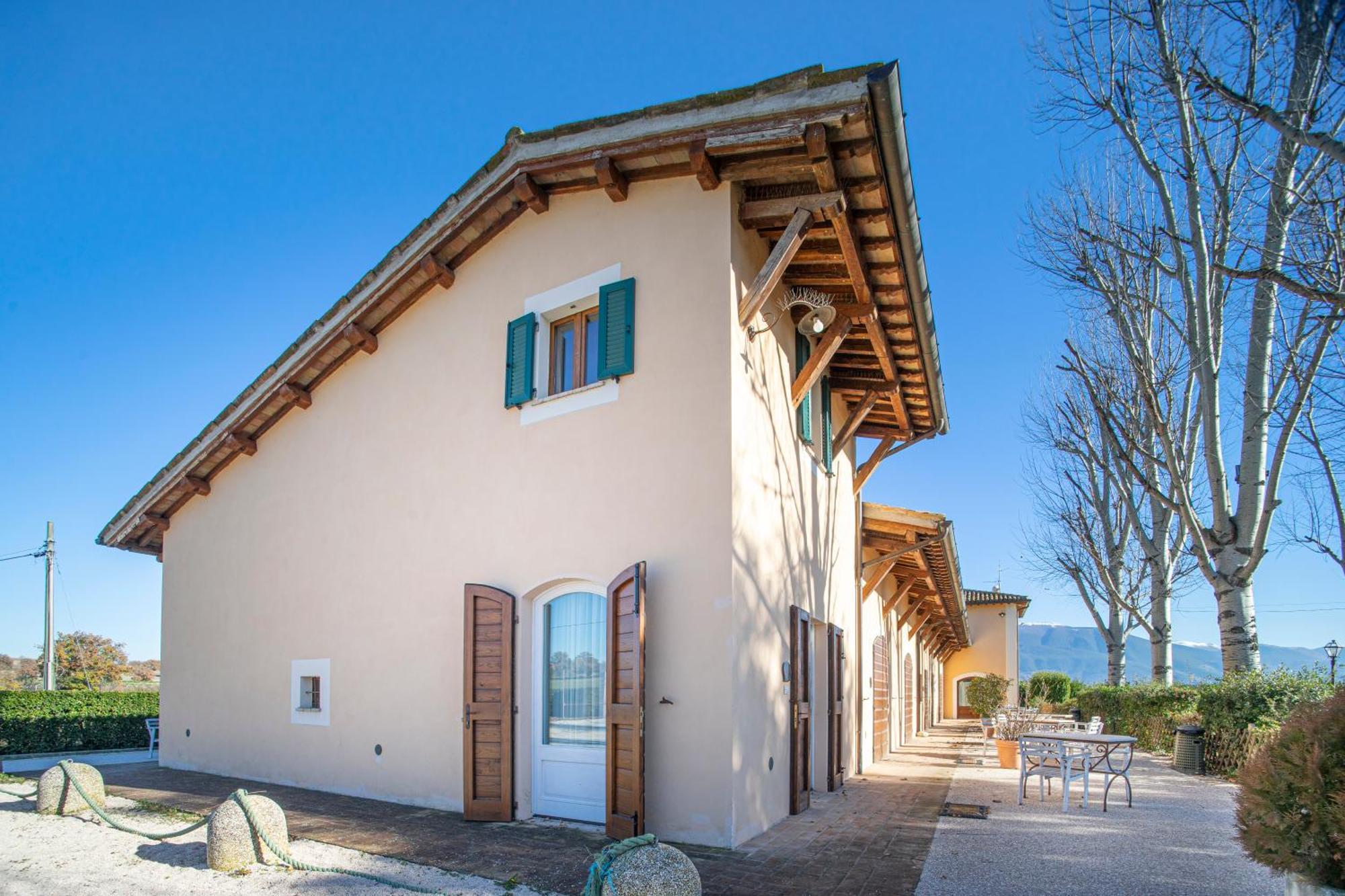 Hotel Villaggio Le Stelline Монтефалко Екстериор снимка