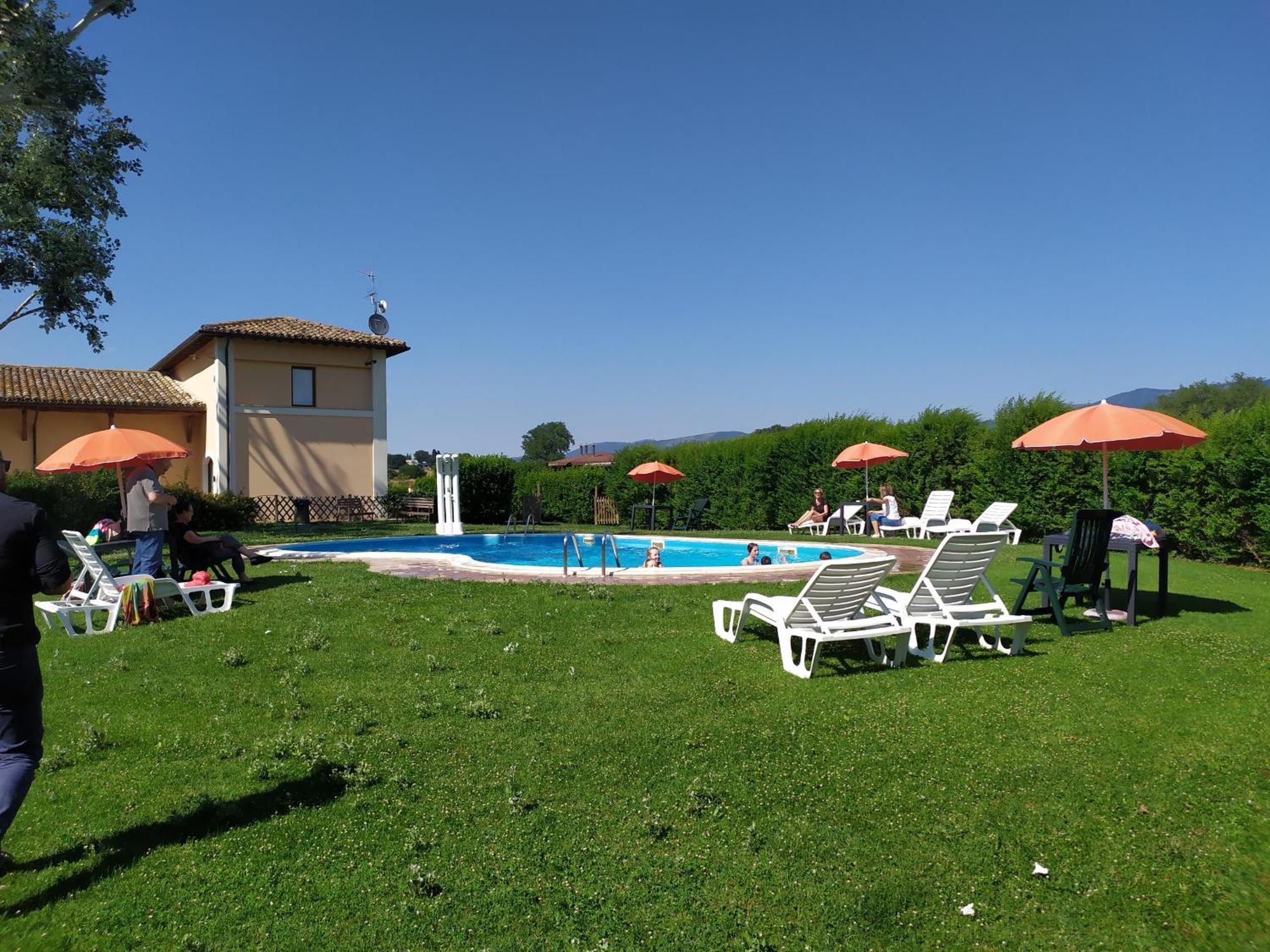 Hotel Villaggio Le Stelline Монтефалко Екстериор снимка
