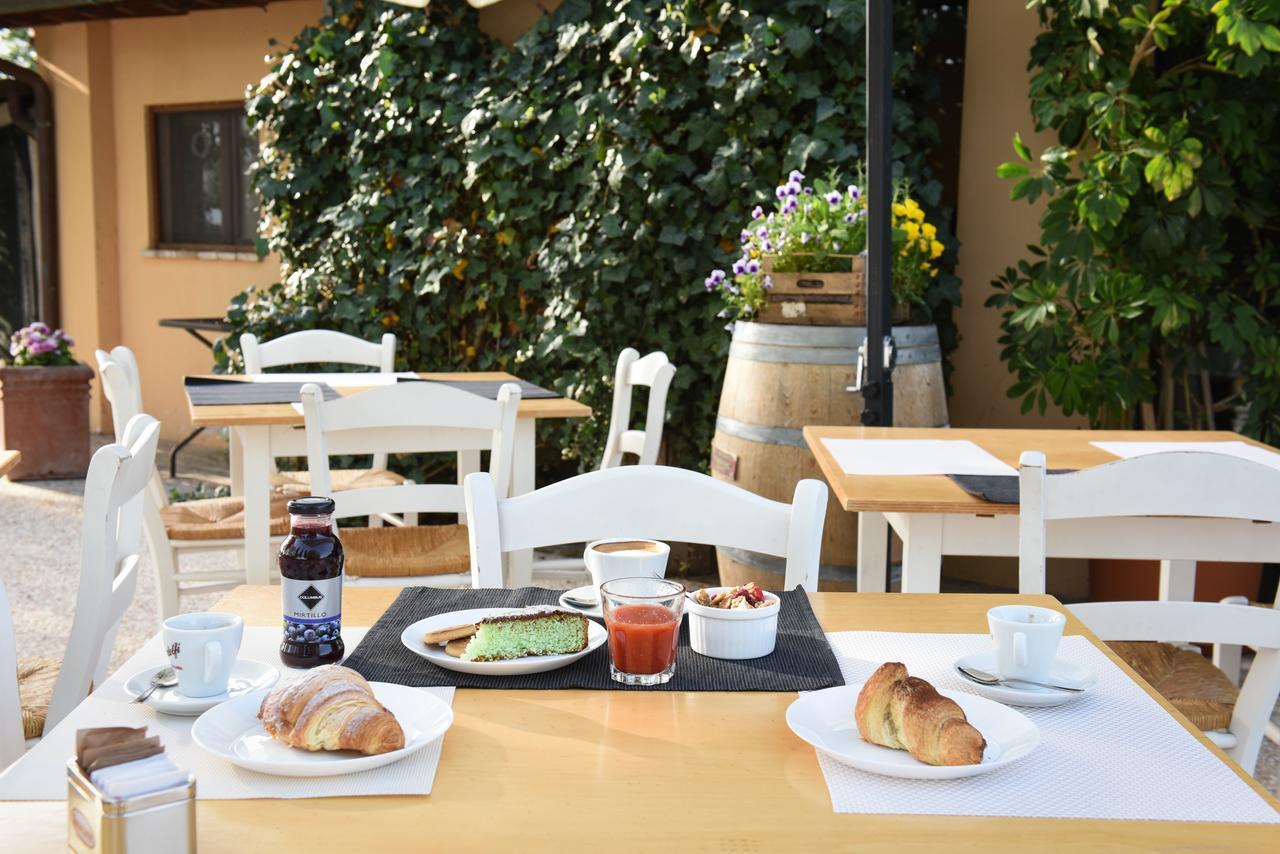 Hotel Villaggio Le Stelline Монтефалко Екстериор снимка